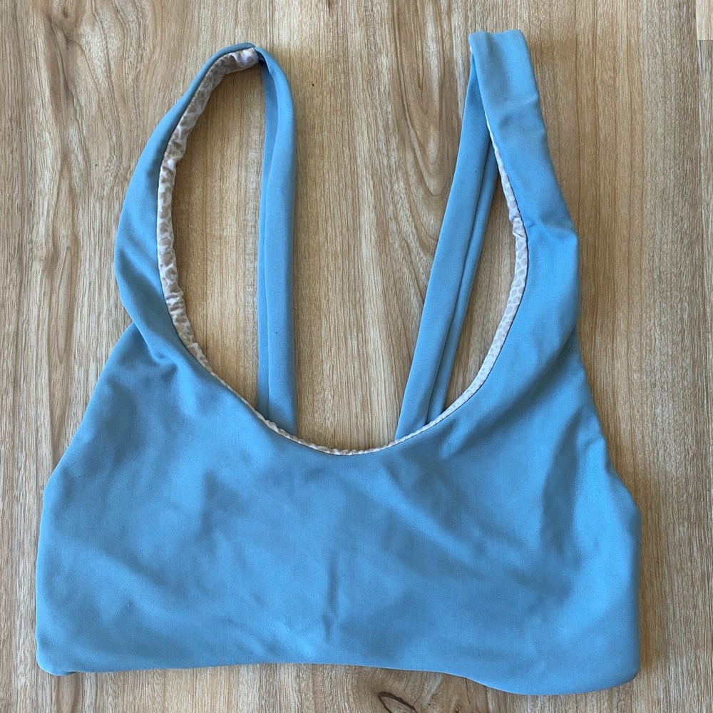 Blue acacia top